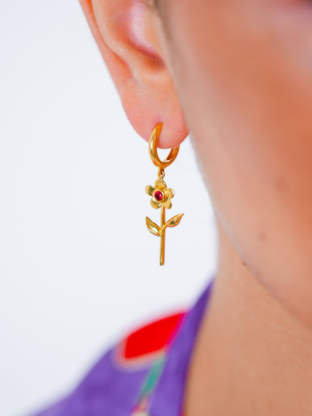 Flower Earrings in 18k gold